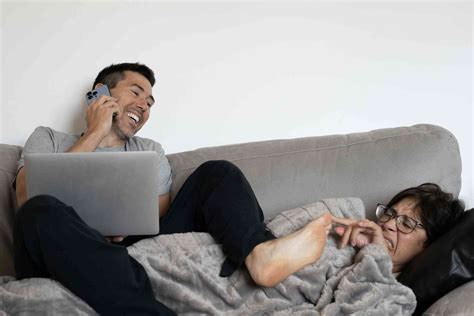 Why do my feet smell? And what can I do about it? - what is the smell of feet
