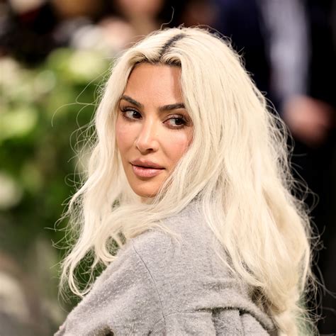 Coiffures Blondes De Kim Kardashian 2024 Kim Kardashian Blonde Hair