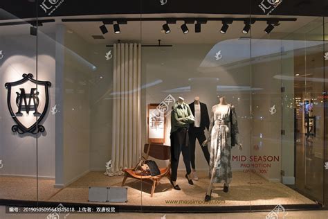 女装店橱窗服装专卖店_正版商业图片_昵图网nipic.com
