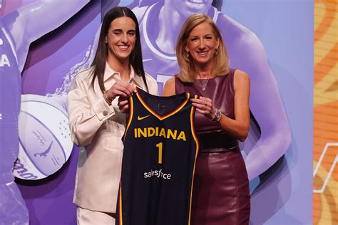 Caitlin Clark goes to Indiana Fever in WNBA draft, starts new era