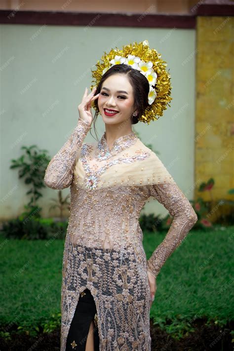 Premium Photo | Beautiful indonesian woman wearing kebaya kebaya is a ...