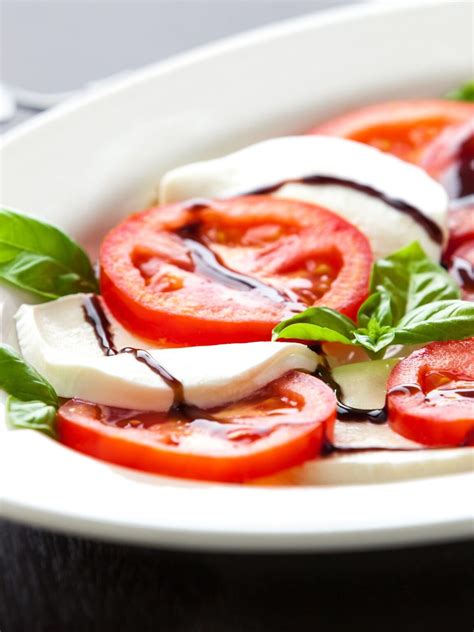 Balsamic Glaze vs. Balsamic Vinegar - Midwestern HomeLife