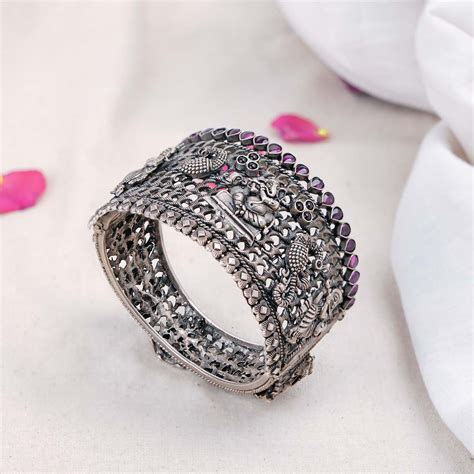 Buy Inayat Oxidised Single Bangle | 92.5 Gold Plated Oxidised Silver ...