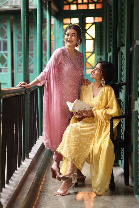 Soft Yellow Mul Chanderi Bandhani Kurta Set with Dupatta | Sutra Clothing