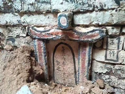 邢台123：邢台：开元古寺有个“唐 十六面陀罗尼经幢”，地下埋了1.6米