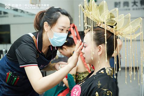 广州化妆学校培训学校教学时间的限制 - 广州伊丽莎白培训学校