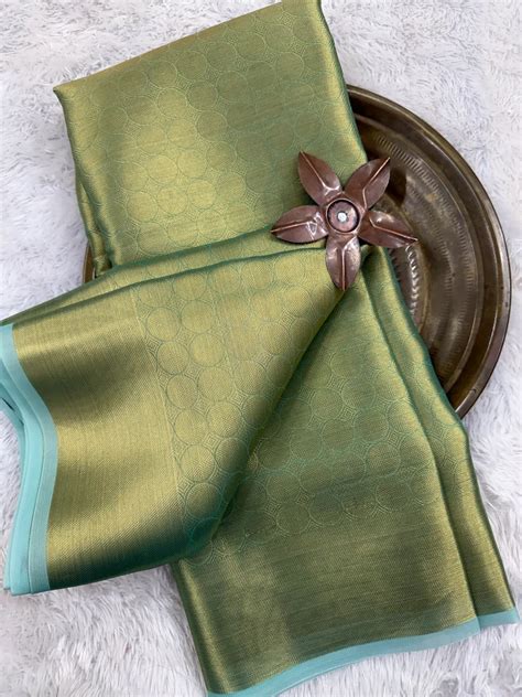 Eccentric Softsilk traditional Banarasi Saree – Unique Threads Sarees