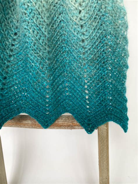 Easy Ombre Crochet Chevron Blanket (Free Pattern) - love. life. yarn.