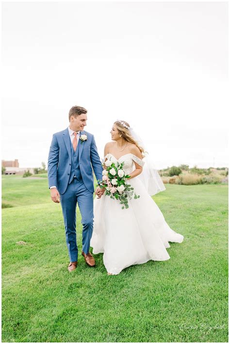 Lauren and Cooper's October Wedding at the Prairie Star Restaurant in ...