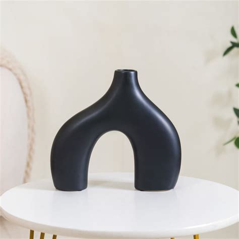 Black Abstract Vase Online - Premium Vase | Nestasia