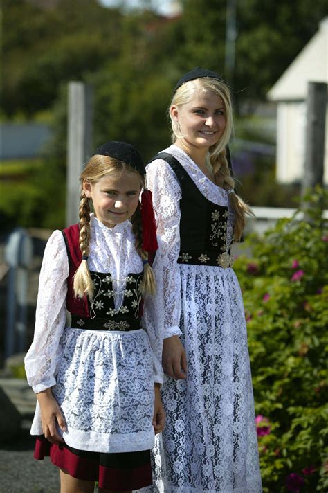 Traditional Icelandic Clothes
