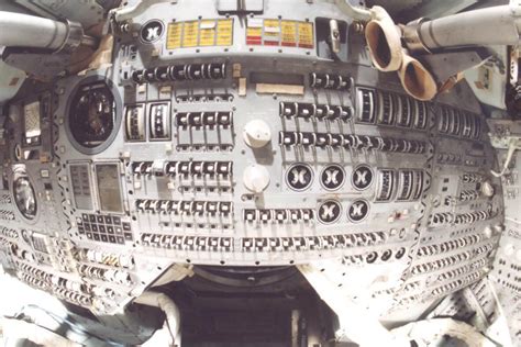 Apollo 13 Command Module 的图像结果
