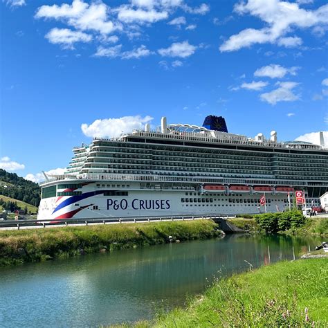 How Fast Does a Cruise Ship Go? And Other Cruise Ship Facts — Julia's Bookcase