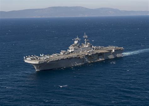 USS Kearsarge (LHD 3)