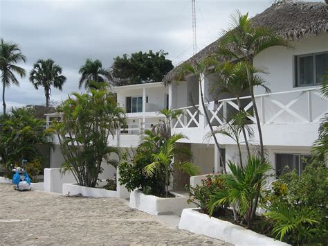 HOTEL RESTAURANTE EL QUEMAITO (Juan Esteban) - Hotel Reviews, Photos ...