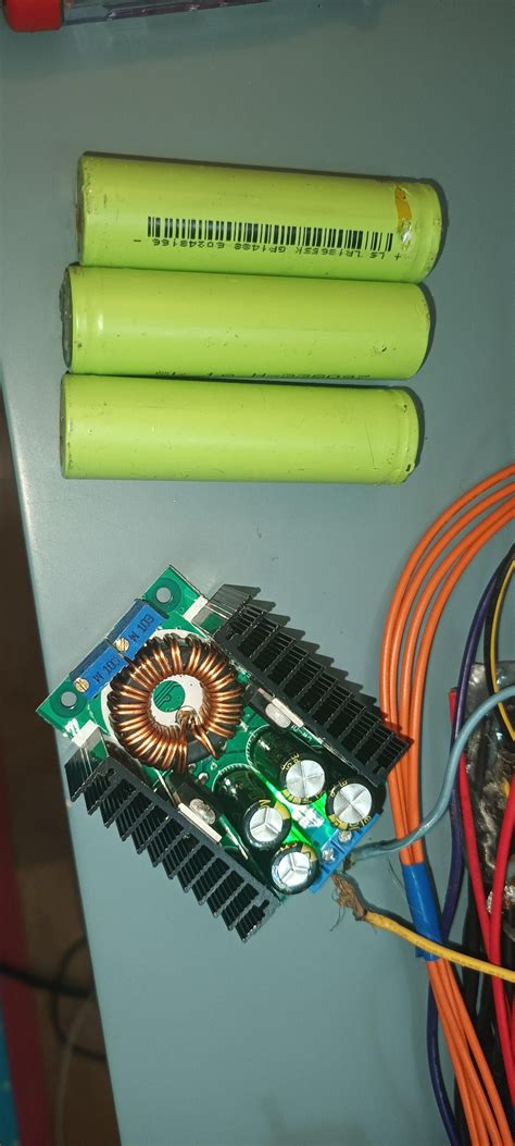 Can i use this guy to charge li ion? : r/batteries