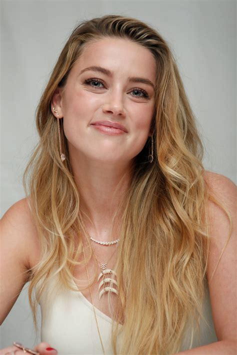 AMBER HEARD a Magic Mike XXL Press Conference in West Hollywood – HawtCelebs