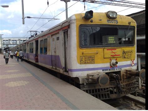 Pune Local Train 的图像结果