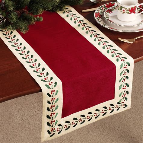 Pin by Ana Maria on Elaboración | Holiday table runner, Christmas table ...