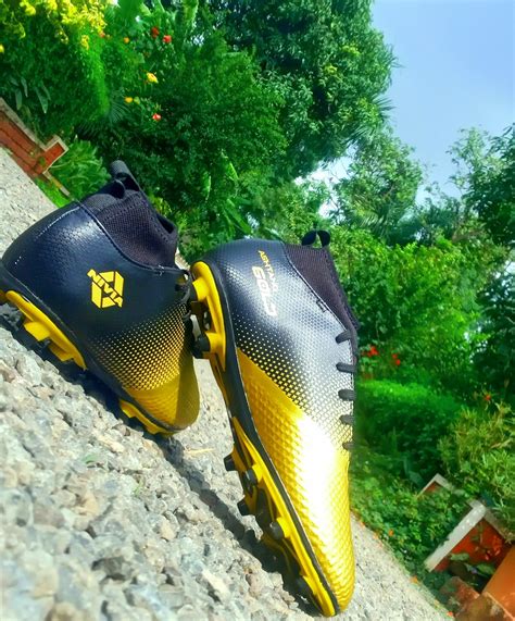 Buy Nivia Ashtang Gold Football Stud for Men/Sports and Athletic ...