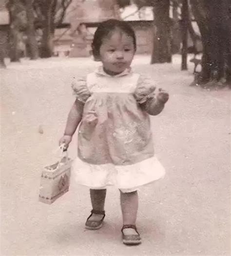 韩红个人资料(韩红：6岁丧父，为做公益倾家荡产，收养280个孤儿，51岁仍未婚) | 说明书网