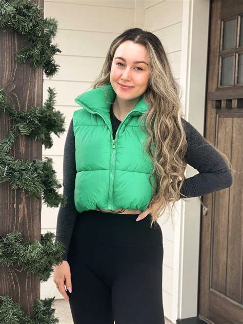 33 Cute Puffer Vest Outfits to Wear this Season.