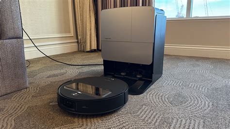Roborock Saros Z70 at CES 2025: A huge flex | Mashable