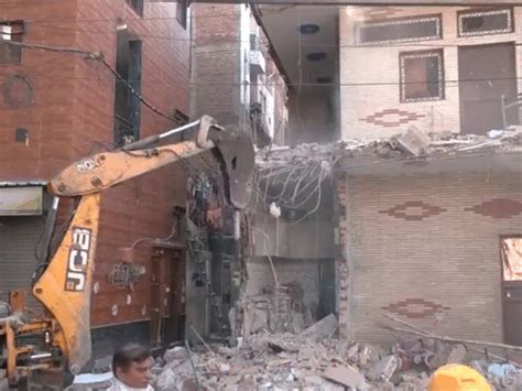 Delhi Youth Killed | House Demolished During Protest; Holi Dispute