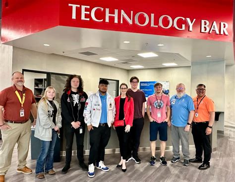 2025 Summer Reading (Grades 7-12) - Moore Public Schools