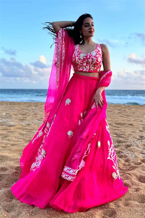 Devnaagri - Tarini Manchanda in Fuchsia Pink Embroidered Silk Organza ...