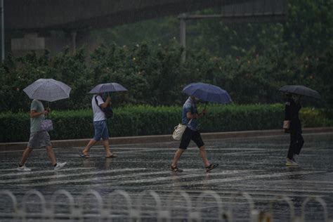 郑州日降雨量突破历史极值，这里为何成为全国强降雨中心？_包头新闻网_黄河云平台