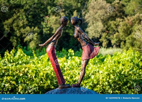 The Kiss Sculpture Of Victor Delfin Lima Peru Editorial Photo ...