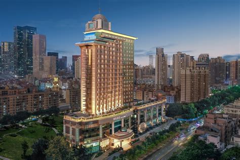 深圳国际会展中心皇冠假日酒店五一开业迎宾 | TTG China