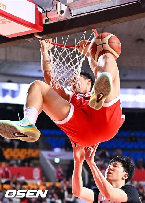 [Photo] Danielle slams two-handed dunk, delivers sizzling showmanship ...