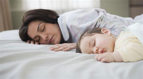 宝宝晚上不睡觉怎么办 婴儿睡多长时间算正常_济南齐鲁花园医院