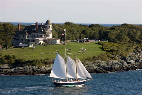 Sightsailing Newport, RI |Sailing Cruises | Sunset Sails| Charters