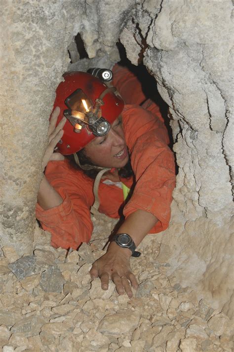 The joy of spelunking! Viva a espeloelogia!! Caves- cavernas ...