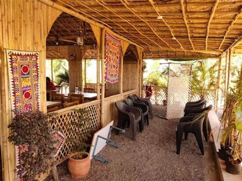 Menu at Bhal no nesh, India