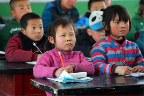 被忽视的3000万中国农村近视儿童_凤凰网
