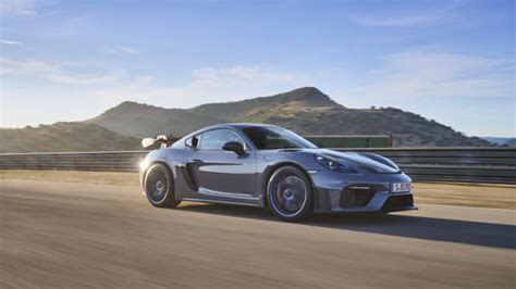 718 Cayman GT4 RS - Porsche Newsroom USA