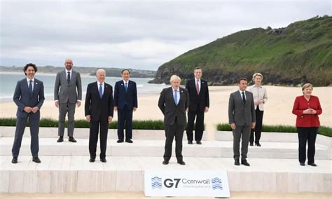 G7领导人聚首晒照：马克龙晒与拜登密谈 冯德莱恩回眸看拜登_凤凰网资讯_凤凰网