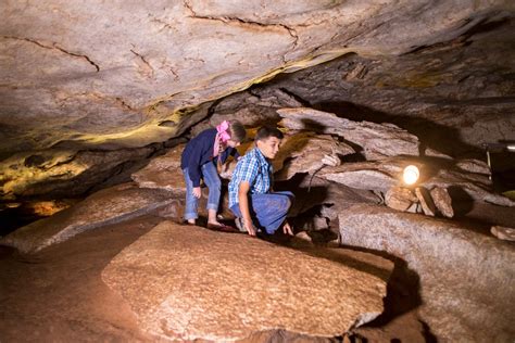 Secrets Lurking In Oklahoma's Spider Cave | TouristSecrets