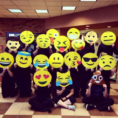 Group emoji costume! Cute! | Emoji party, Emoji costume, Last minute halloween costumes