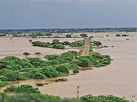 Ghed Panthak flooded, Ozat embankments broke