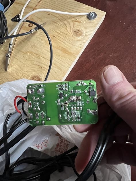 Testing 4 Pin Dei Module with Multimeter 的图像结果