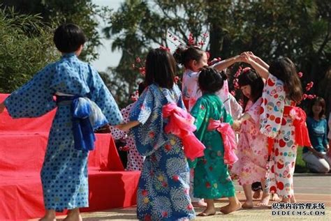 日本女儿节是几岁女孩子过：孩提时小女孩，祝女儿健康-小狼观天下