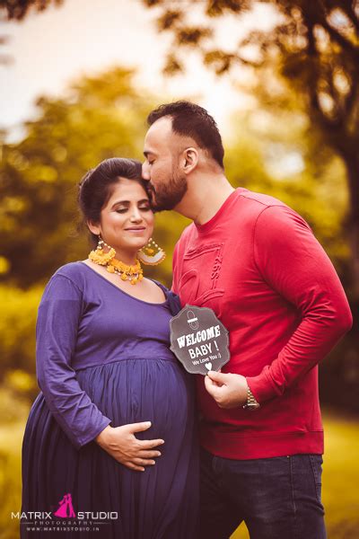 Maternity Photoshoot - Maternity Photography in Jaipur - Matrix Studio