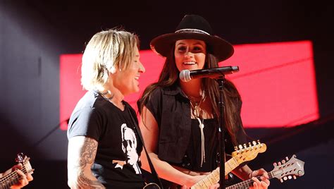 How Old Is Maggie Baugh? Keith Urban Guitarist’s Age Now