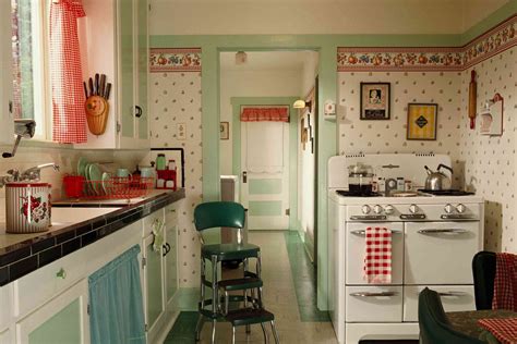 Take a Look at These 1930s - 1940s Kitchens | Vintage kitchen decor ...