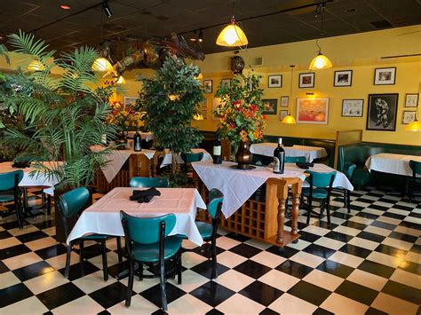 15 Best Bars in Minneapolis in 2023 by MyBartender | The Vendry